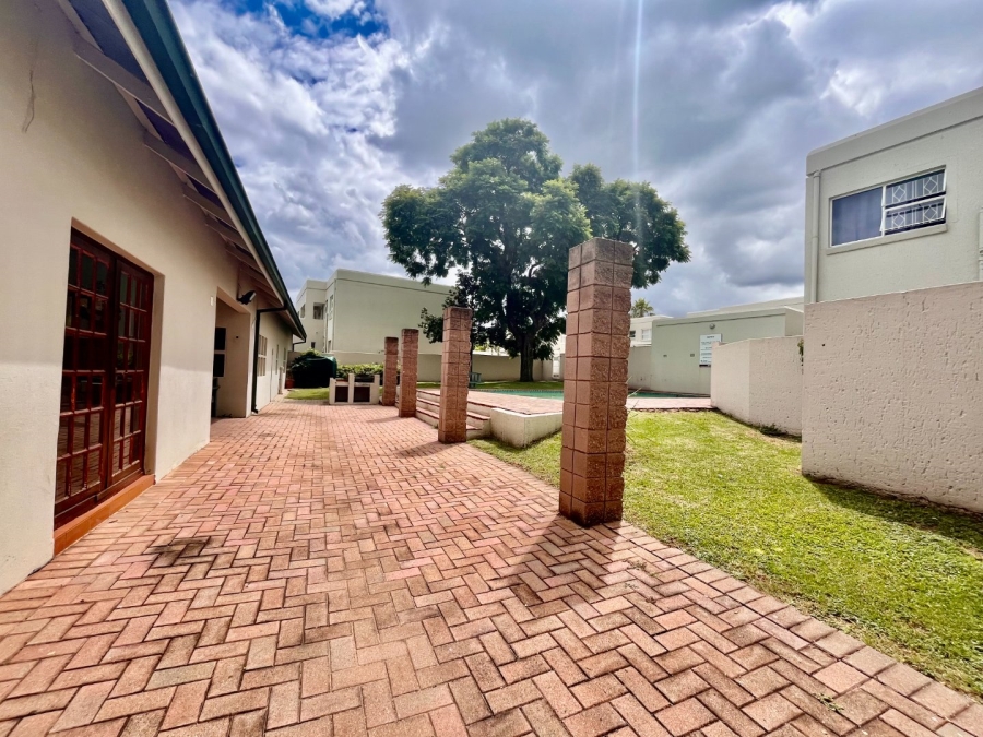 2 Bedroom Property for Sale in Vorna Valley Gauteng