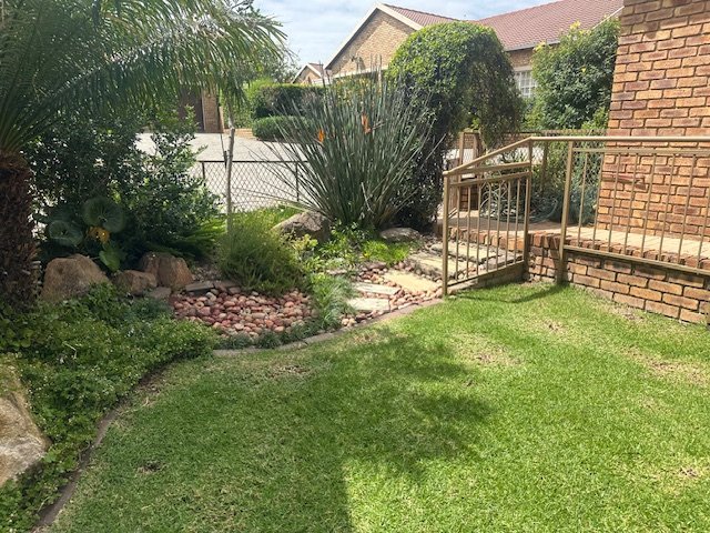 2 Bedroom Property for Sale in Wilgeheuwel Gauteng