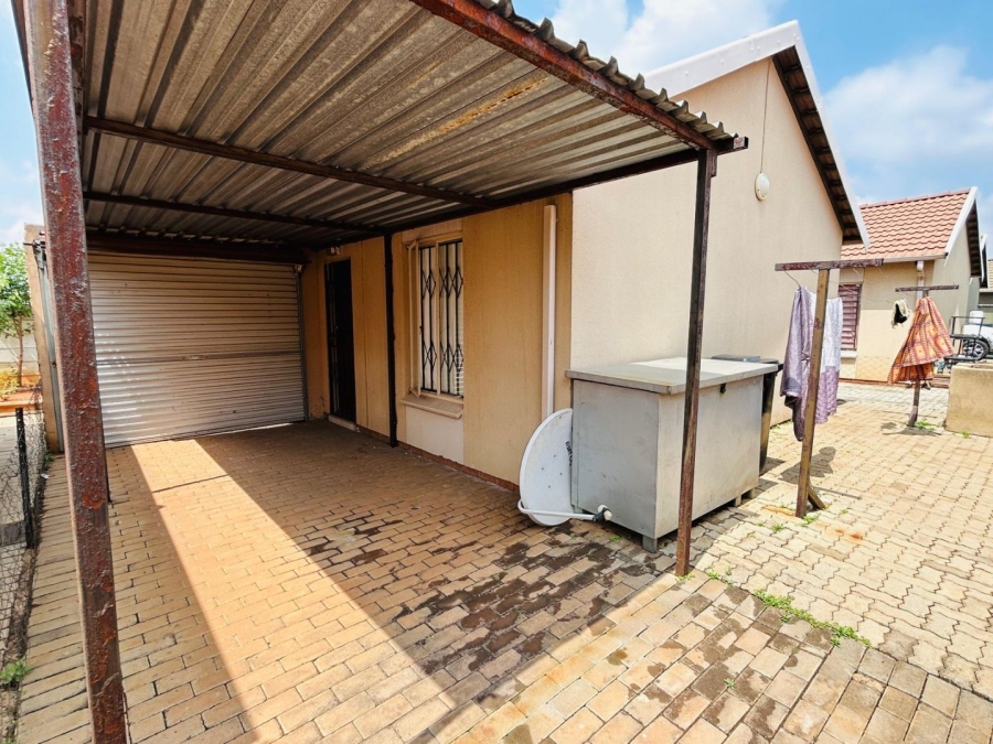 2 Bedroom Property for Sale in Katlehong South Gauteng