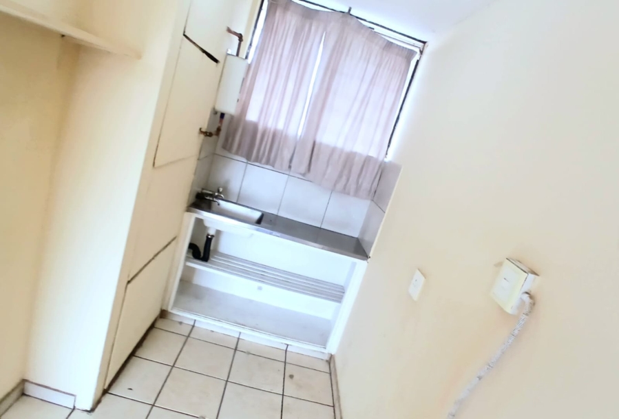 1 Bedroom Property for Sale in Gezina Gauteng