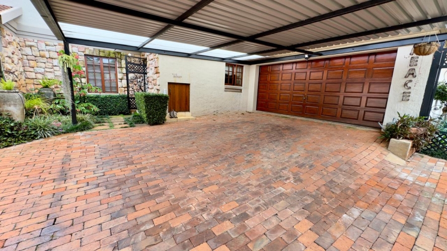 4 Bedroom Property for Sale in Moreleta Park Gauteng