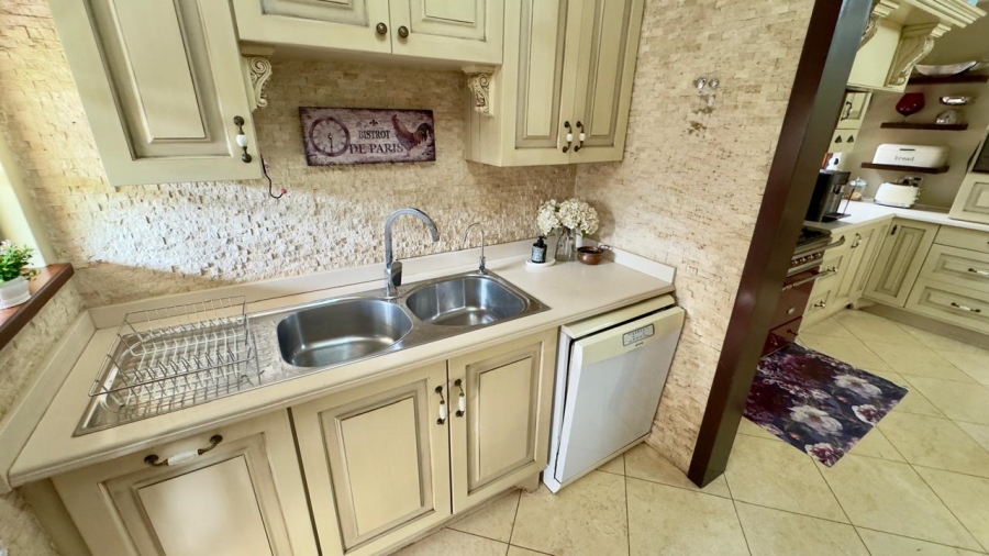 4 Bedroom Property for Sale in Moreleta Park Gauteng