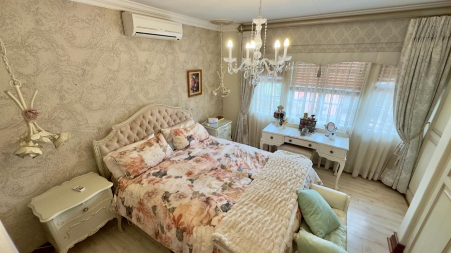 4 Bedroom Property for Sale in Moreleta Park Gauteng