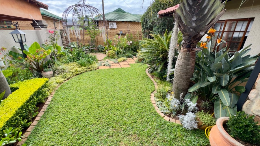 4 Bedroom Property for Sale in Moreleta Park Gauteng