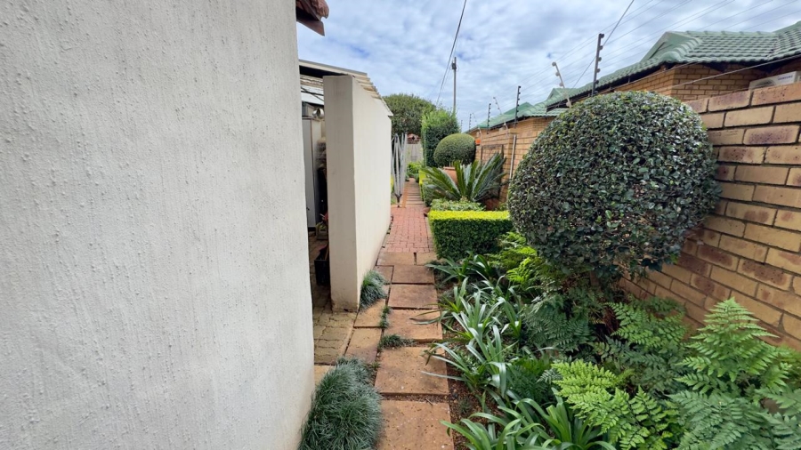 4 Bedroom Property for Sale in Moreleta Park Gauteng