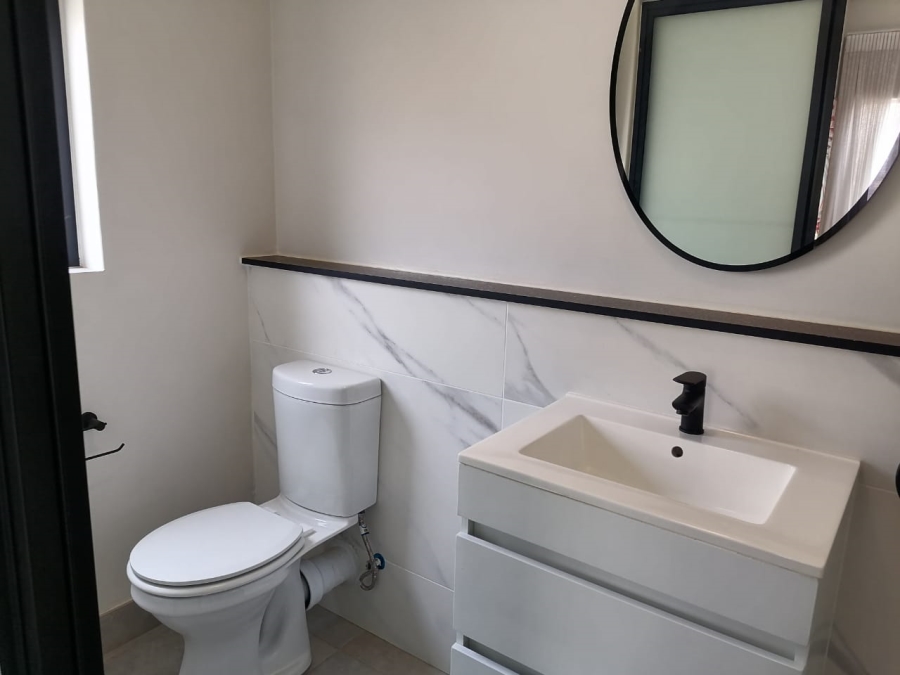 To Let 2 Bedroom Property for Rent in Waterfall Gauteng