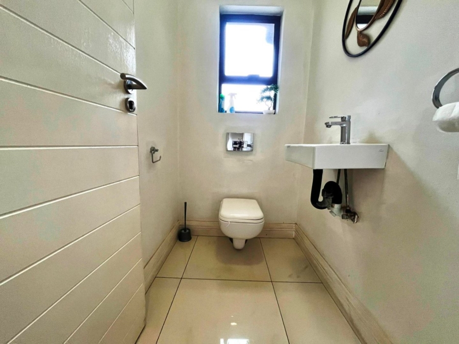 3 Bedroom Property for Sale in Kosmosdal Gauteng