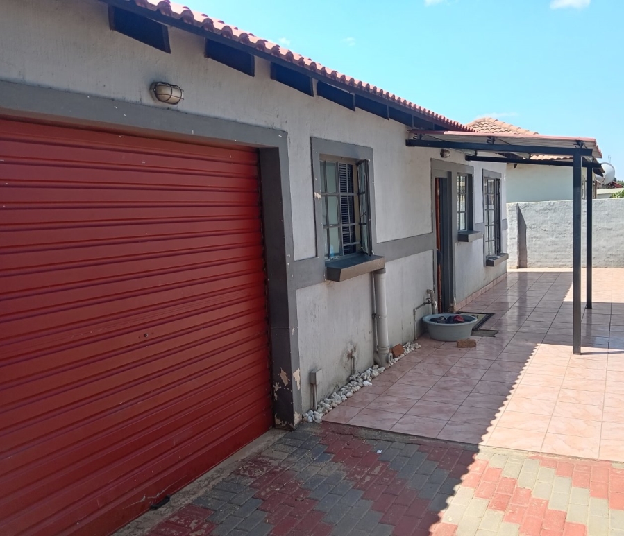 3 Bedroom Property for Sale in Masada Gauteng