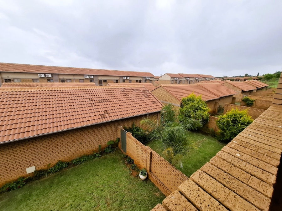 To Let 2 Bedroom Property for Rent in Mooikloof Ridge Gauteng
