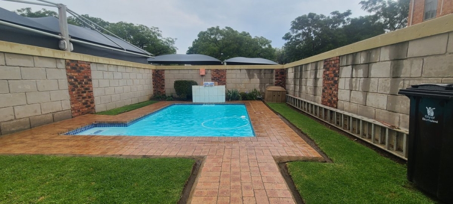 1 Bedroom Property for Sale in Edenvale Central Gauteng
