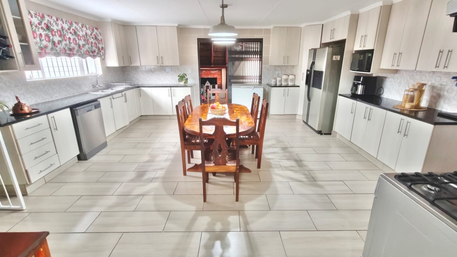 4 Bedroom Property for Sale in Vaal Marina Gauteng