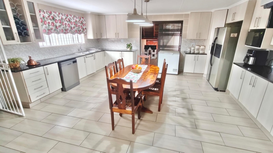 4 Bedroom Property for Sale in Vaal Marina Gauteng