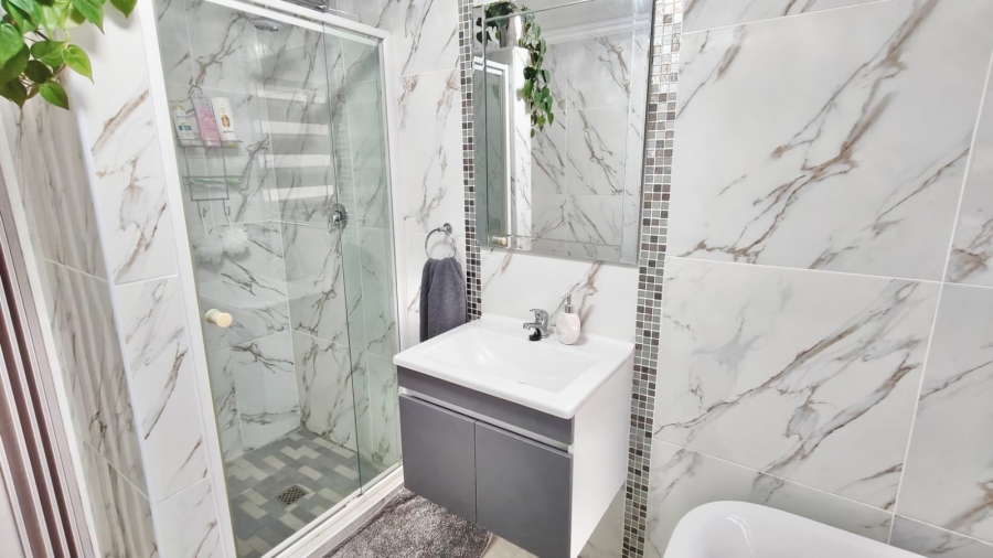 4 Bedroom Property for Sale in Vaal Marina Gauteng