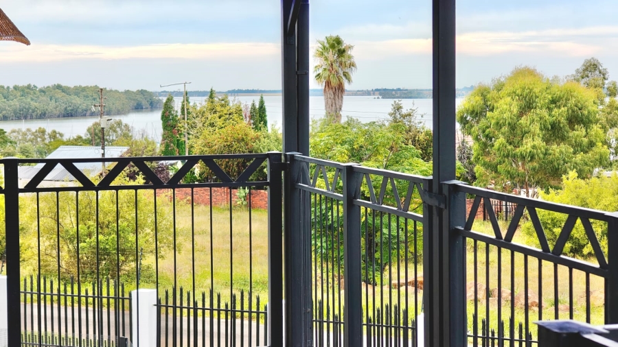 4 Bedroom Property for Sale in Vaal Marina Gauteng