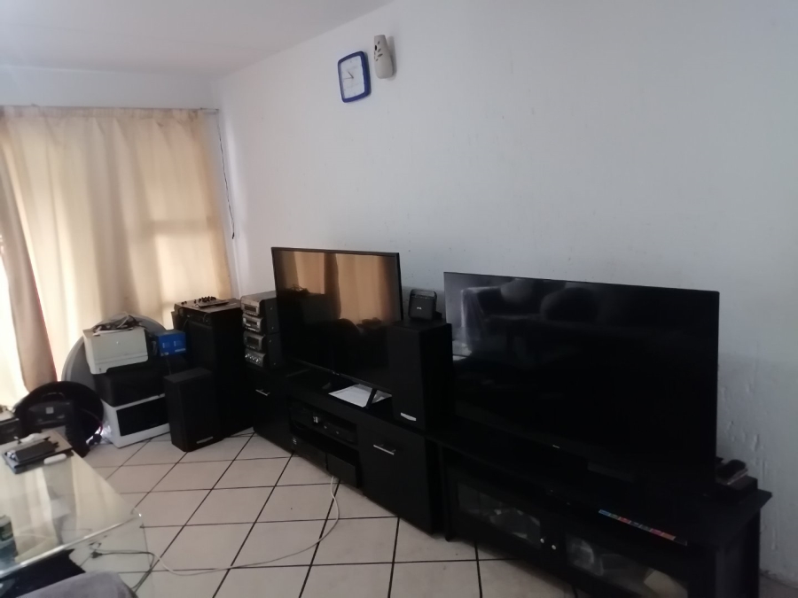 2 Bedroom Property for Sale in Beyers Park Gauteng