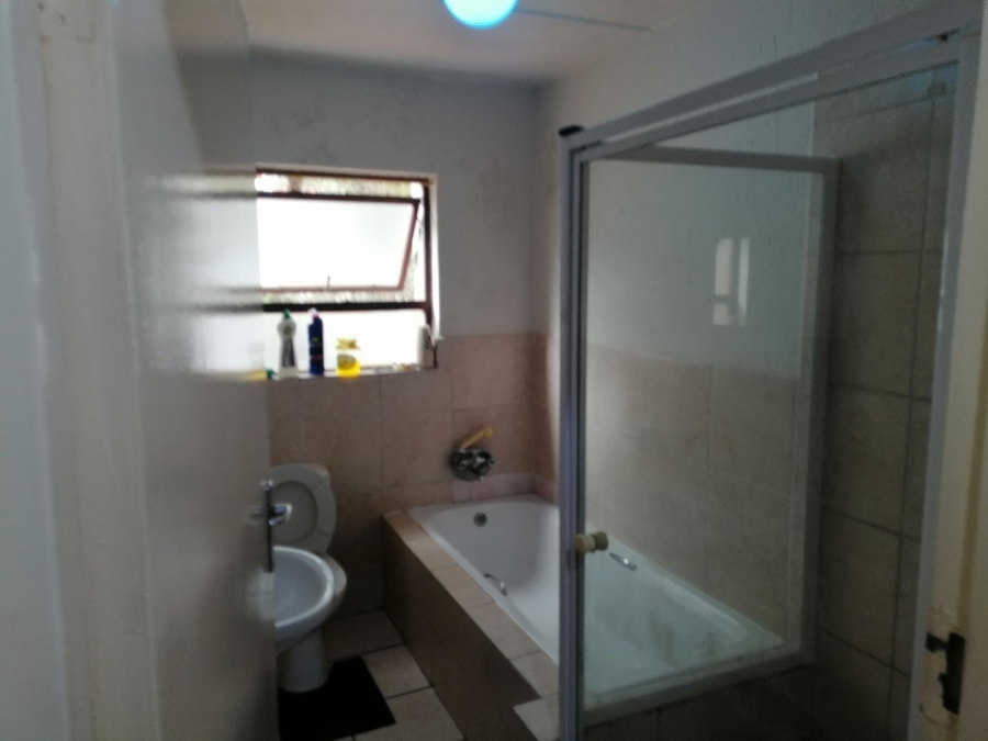 2 Bedroom Property for Sale in Beyers Park Gauteng