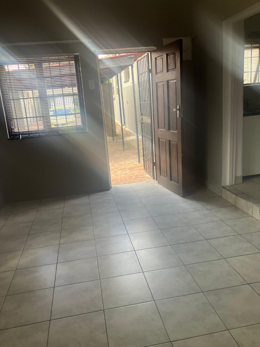 1 Bedroom Property for Sale in Sydenham Gauteng