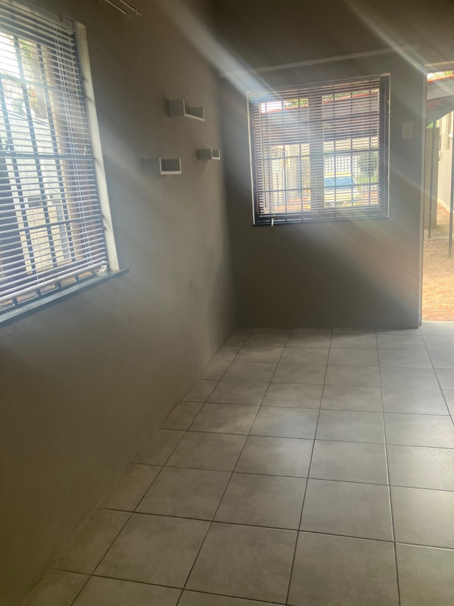 1 Bedroom Property for Sale in Sydenham Gauteng