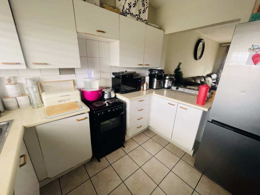 2 Bedroom Property for Sale in Vorna Valley Gauteng