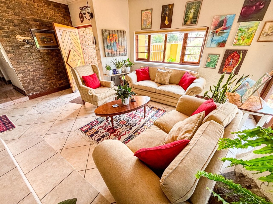 5 Bedroom Property for Sale in Ridgeway Gauteng