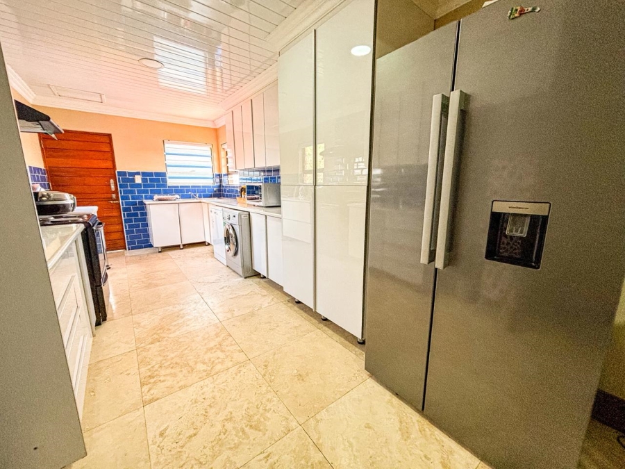 5 Bedroom Property for Sale in Ridgeway Gauteng