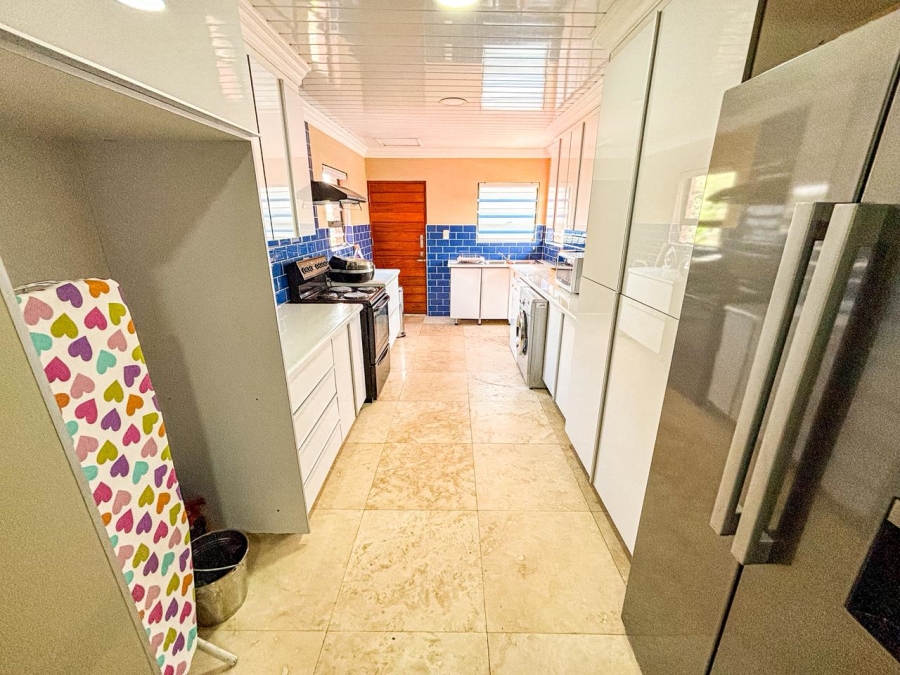 5 Bedroom Property for Sale in Ridgeway Gauteng