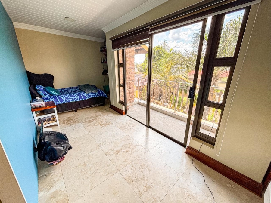 5 Bedroom Property for Sale in Ridgeway Gauteng