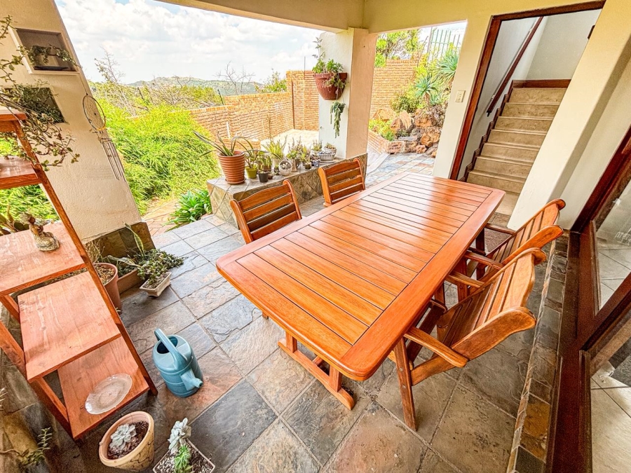 5 Bedroom Property for Sale in Ridgeway Gauteng