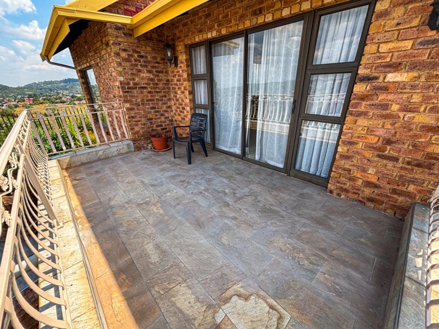 5 Bedroom Property for Sale in Ridgeway Gauteng