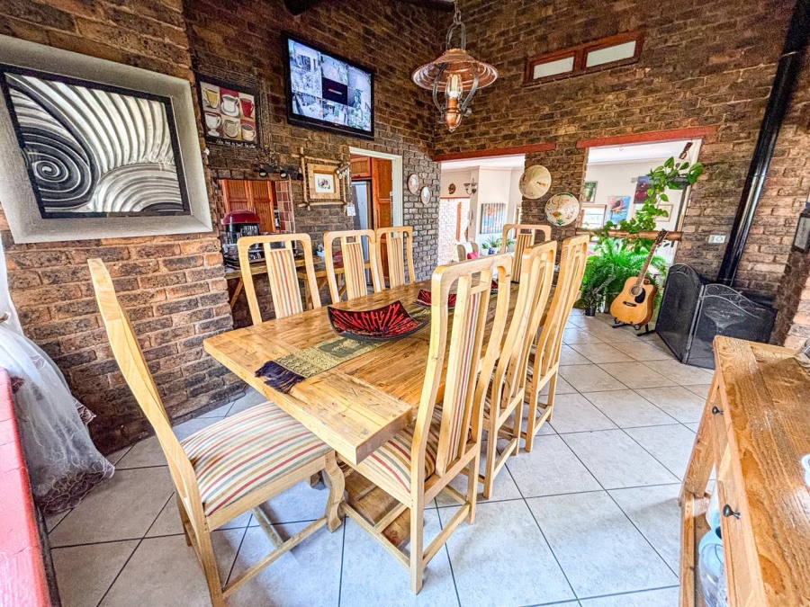 5 Bedroom Property for Sale in Ridgeway Gauteng