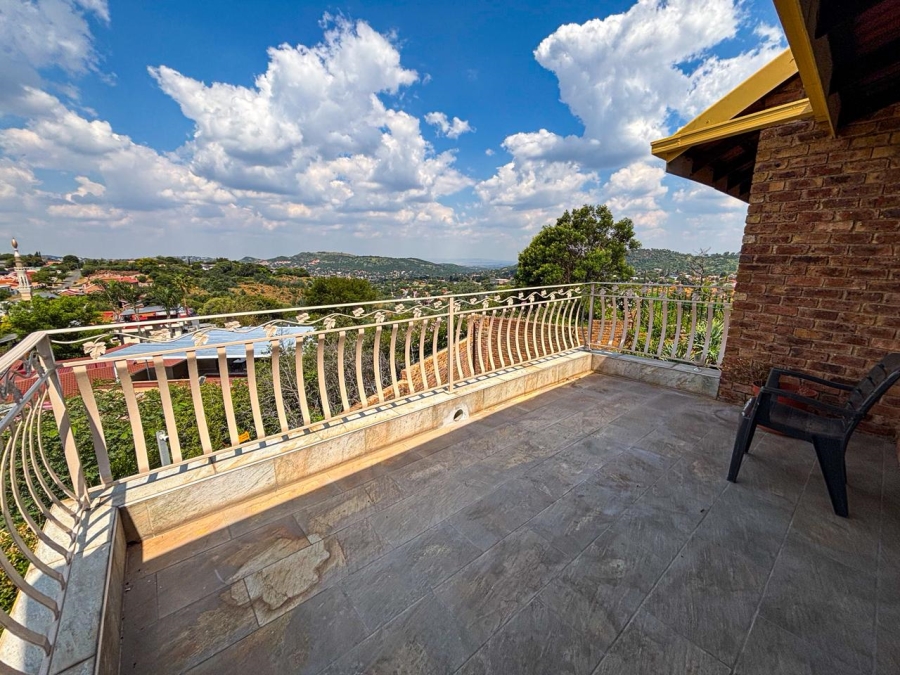 5 Bedroom Property for Sale in Ridgeway Gauteng