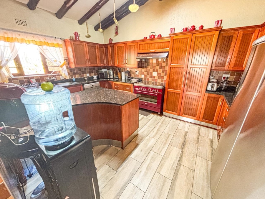 5 Bedroom Property for Sale in Ridgeway Gauteng