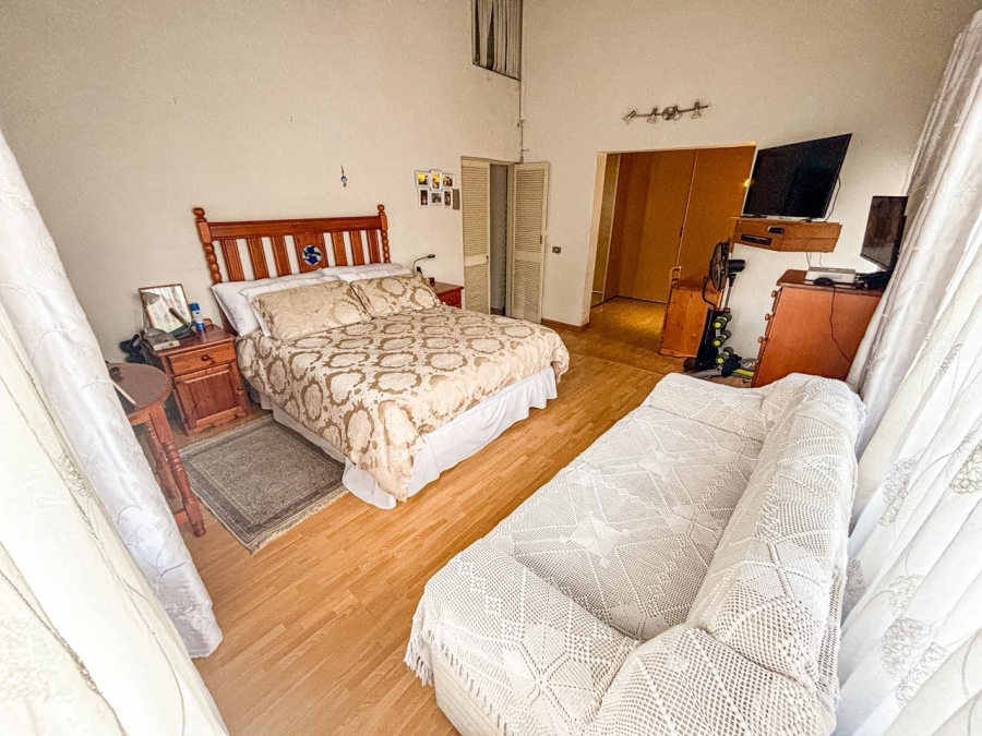 5 Bedroom Property for Sale in Ridgeway Gauteng