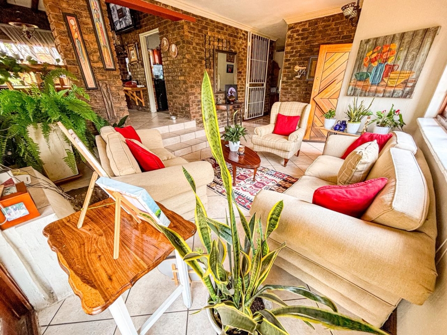 5 Bedroom Property for Sale in Ridgeway Gauteng