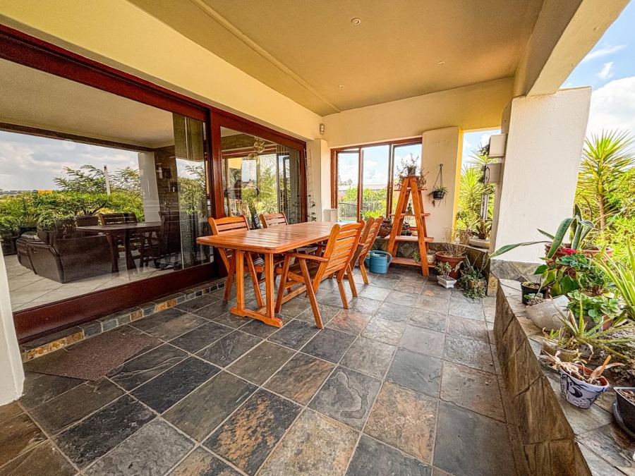 5 Bedroom Property for Sale in Ridgeway Gauteng