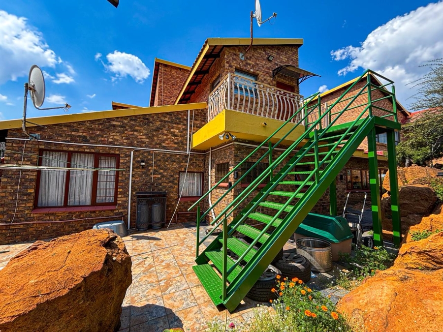 5 Bedroom Property for Sale in Ridgeway Gauteng