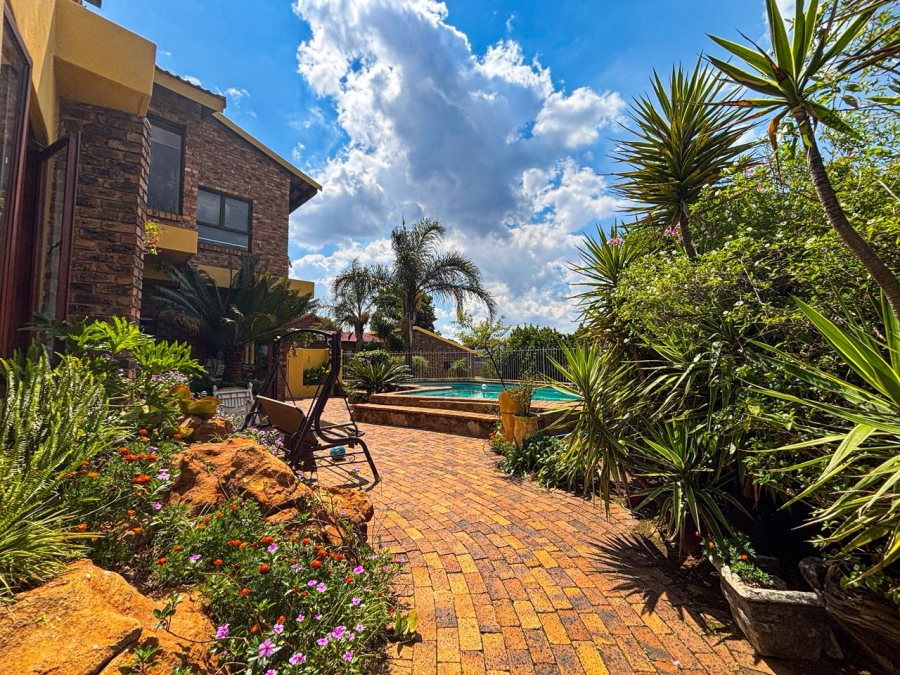 5 Bedroom Property for Sale in Ridgeway Gauteng