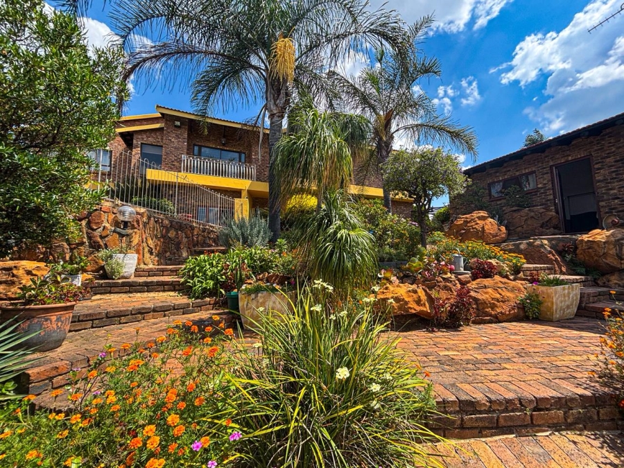 5 Bedroom Property for Sale in Ridgeway Gauteng