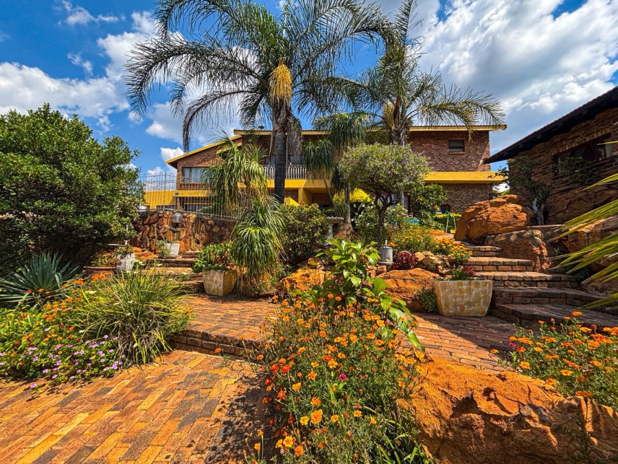 5 Bedroom Property for Sale in Ridgeway Gauteng