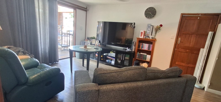 5 Bedroom Property for Sale in Mountain View Gauteng