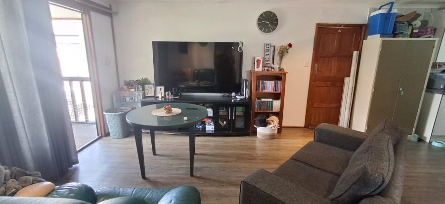 5 Bedroom Property for Sale in Mountain View Gauteng