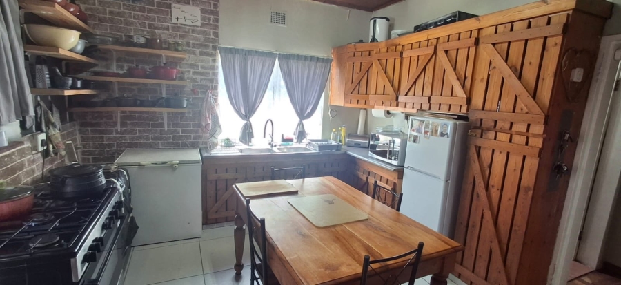 5 Bedroom Property for Sale in Mountain View Gauteng