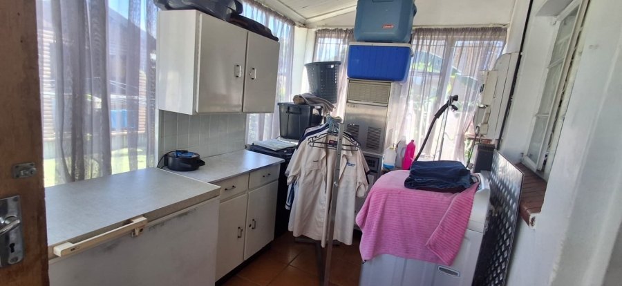 5 Bedroom Property for Sale in Mountain View Gauteng