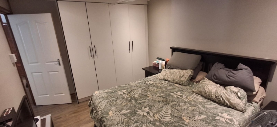 5 Bedroom Property for Sale in Mountain View Gauteng