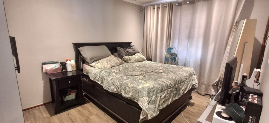 5 Bedroom Property for Sale in Mountain View Gauteng