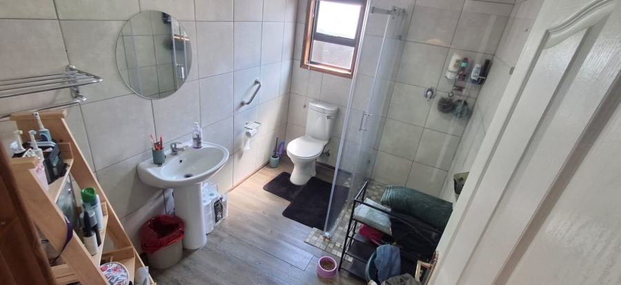 5 Bedroom Property for Sale in Mountain View Gauteng