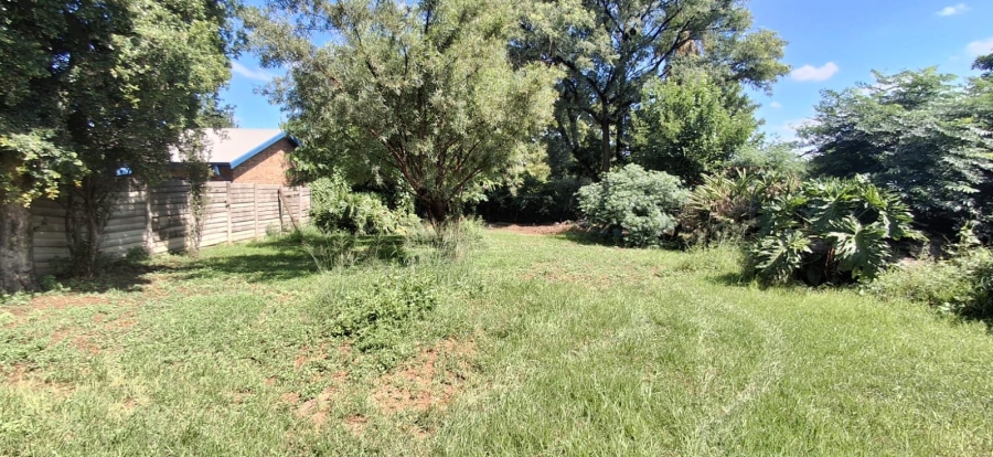 5 Bedroom Property for Sale in Mountain View Gauteng