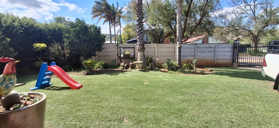 5 Bedroom Property for Sale in Mountain View Gauteng