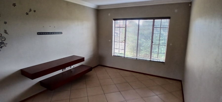 To Let 2 Bedroom Property for Rent in Heuwelsig Estate Gauteng