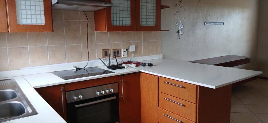 To Let 2 Bedroom Property for Rent in Heuwelsig Estate Gauteng